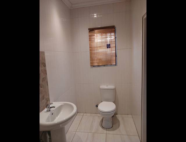 4 BEDROOM FREEHOLD FOR SALE IN HENLEY ON KLIP